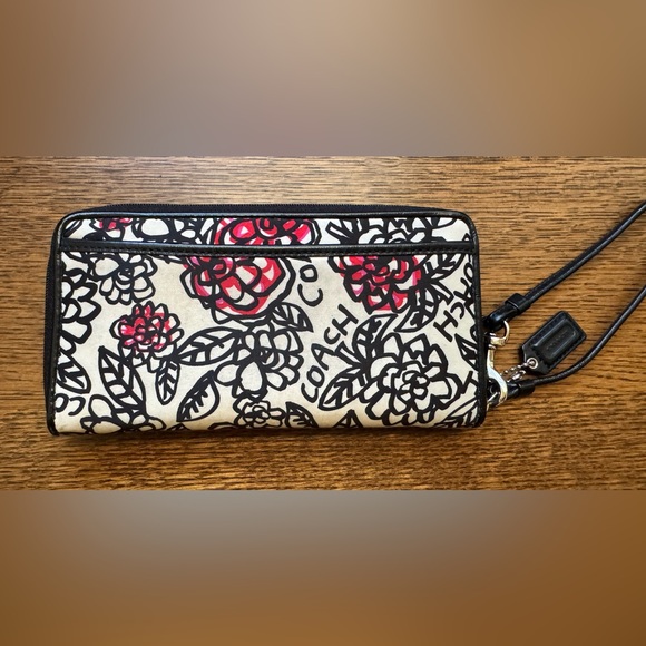 COACH Poppy Graffiti Doodle Floral Zip Wallet Wristlet EUC Black & White - Picture 9 of 9